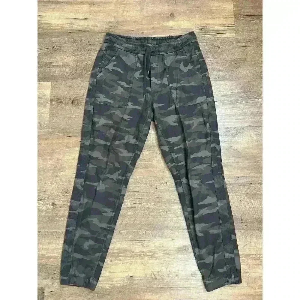 Athleta Farallon Jogger Camo Print Women's 4 Pull On Drawstring Athleisure